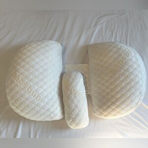 Babybub maternity pillow